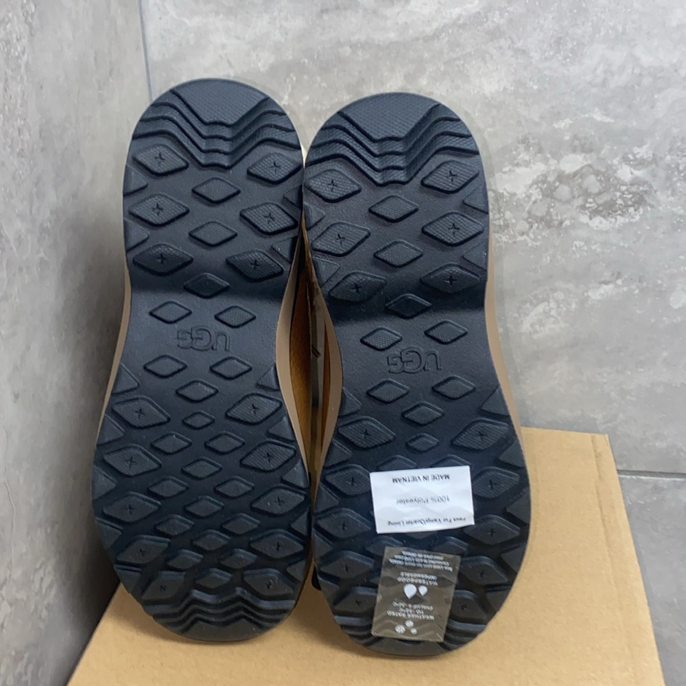 UGG ADIRONDACK BOOT III - Picture 5 of 5